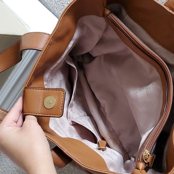 Michael Kors Bag - Picture 3 of 6